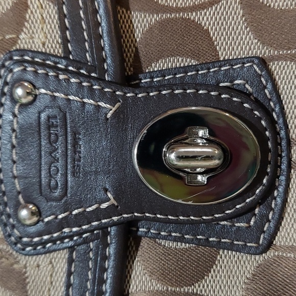 Coach Signature Turnlock Wristlet Pouch Wallet Clutch Brown. Like new condition - Picture 2 of 10